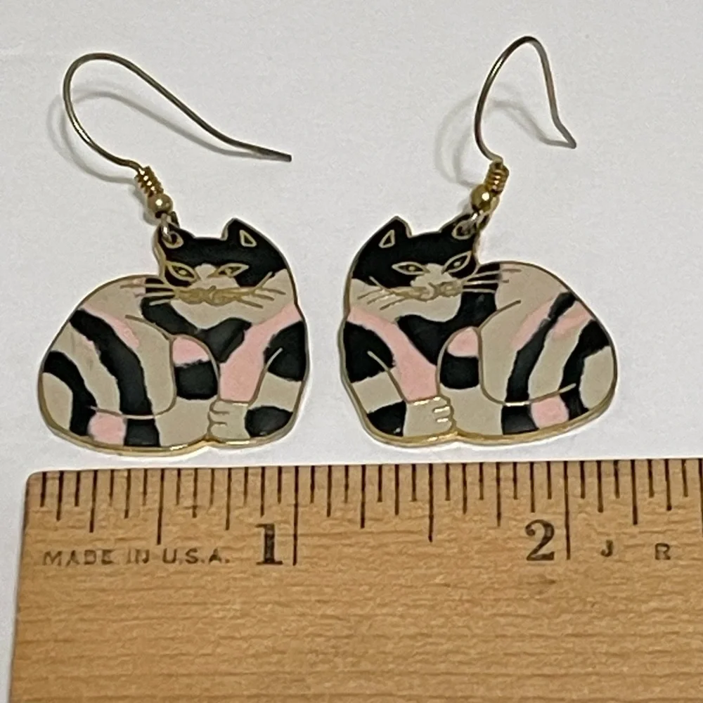 Vintage Meow Cat Enamel Dangle Earrings Gold Tone Rim Black Pink Cream Feline